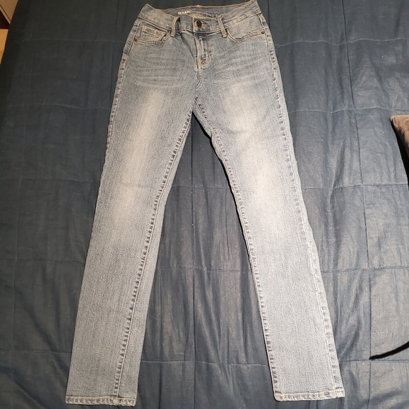 Old Navy Mid Rise Straight Leg Jeans - Picture 6 of 8